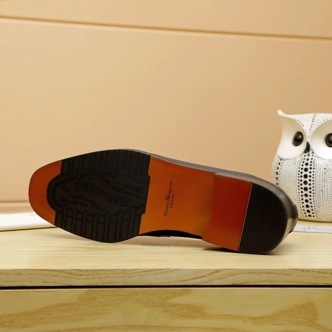 Factory price 420 🔥Ferragamo's new men's casual slip-on shoes🇨🇳Official website original 1:1 mold opening, original quality💯Fine workmanship, high-end luxury☘The upper is made of imported Italian first-layer cowhide🌴🐑leather lining🍓Rubber wear-resistant and non-slip outsole, breathable and comfortable to wear🍍The first choice for high-end men🍉Black, size 38-45